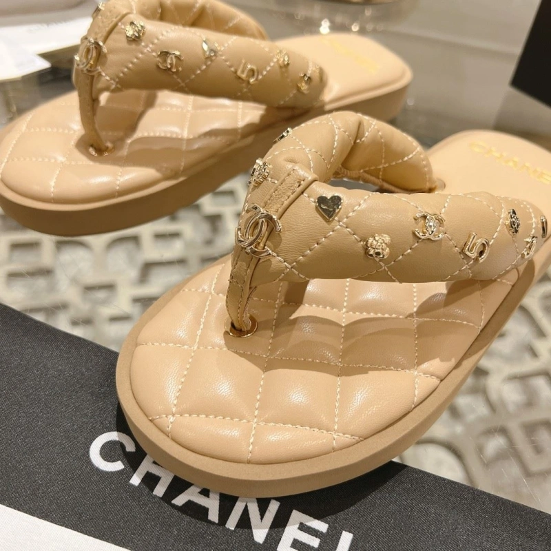 Reliable Chxnxl Slippers 132296
