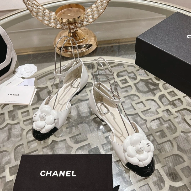 Sleek Chxnxl Sandals 130816