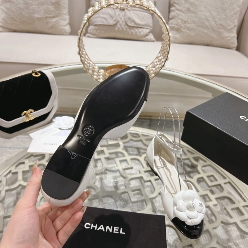 Sleek Chxnxl Sandals 130816
