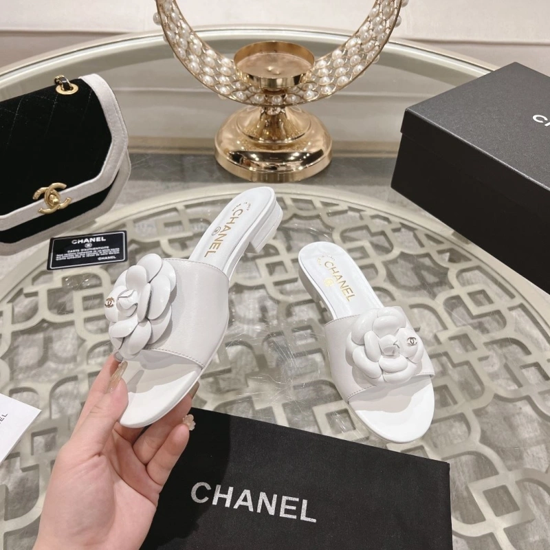 Compact Chxnxl Slippers 132286