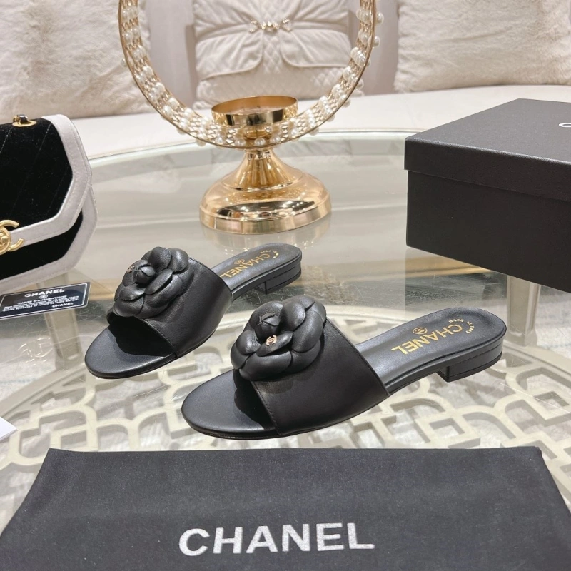 Breathable Chxnxl Slippers 132292