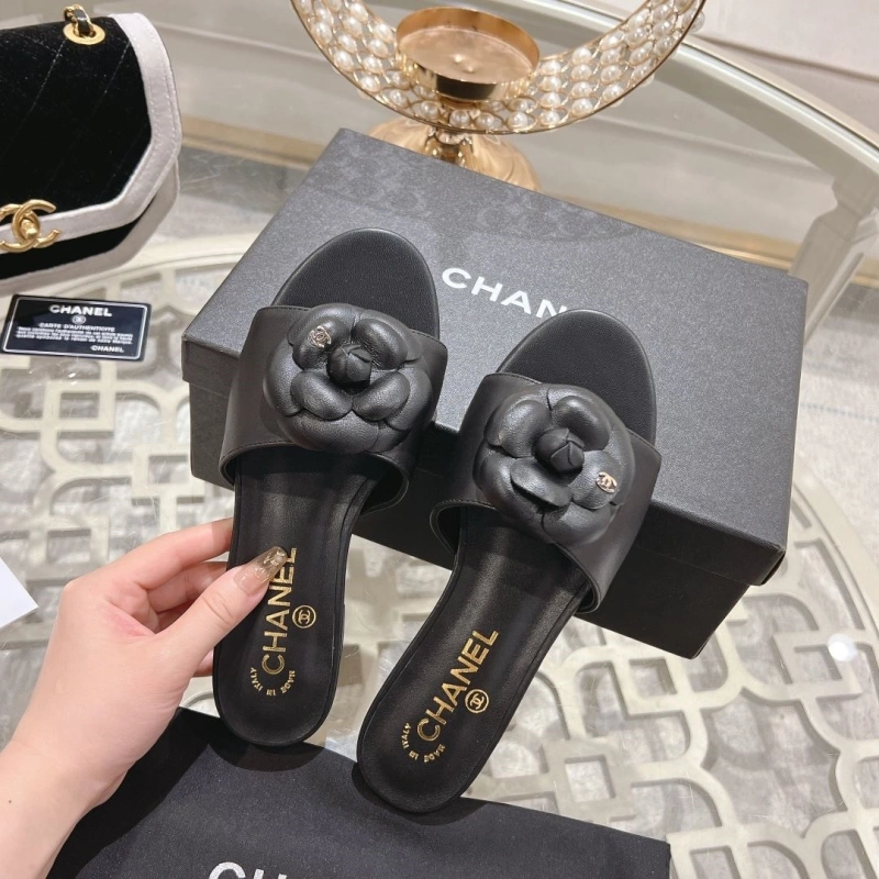 Breathable Chxnxl Slippers 132292