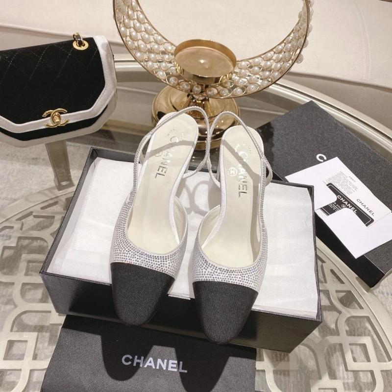Versatile Chxnxl Sandals 130798