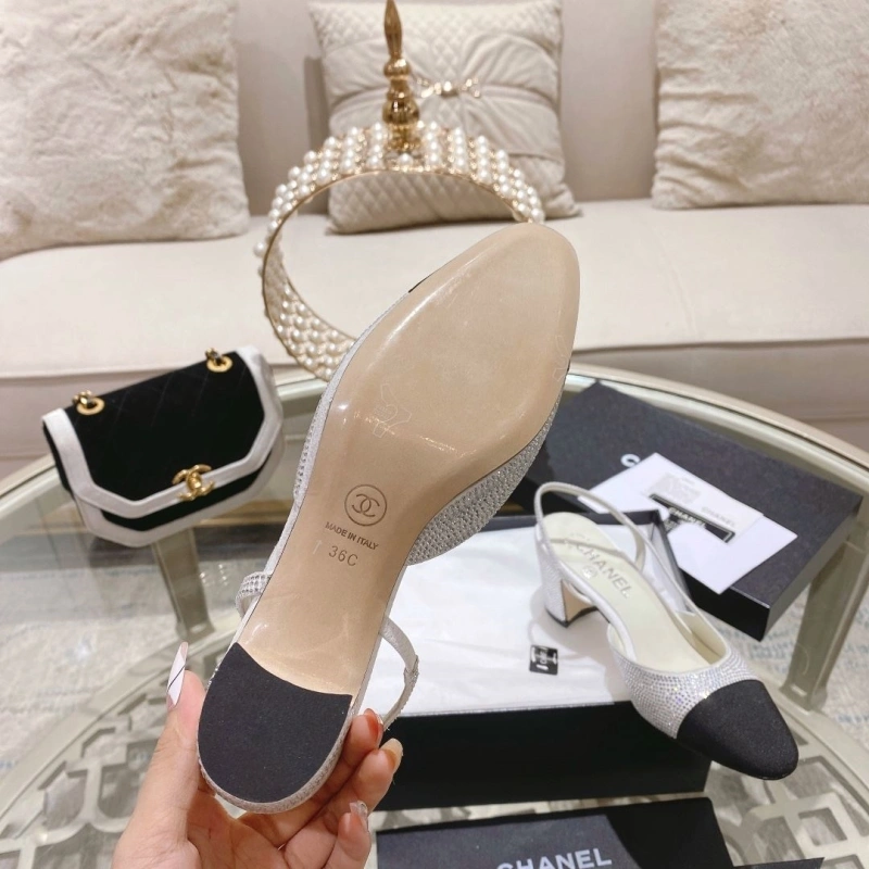 Versatile Chxnxl Sandals 130798