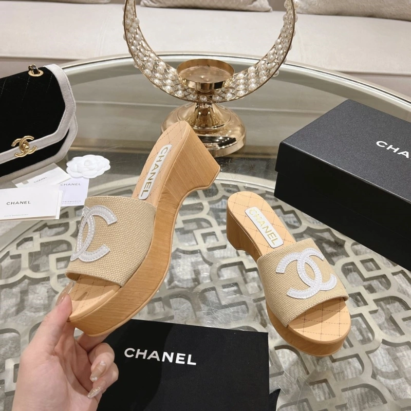Durable Chxnxl Slippers 132278