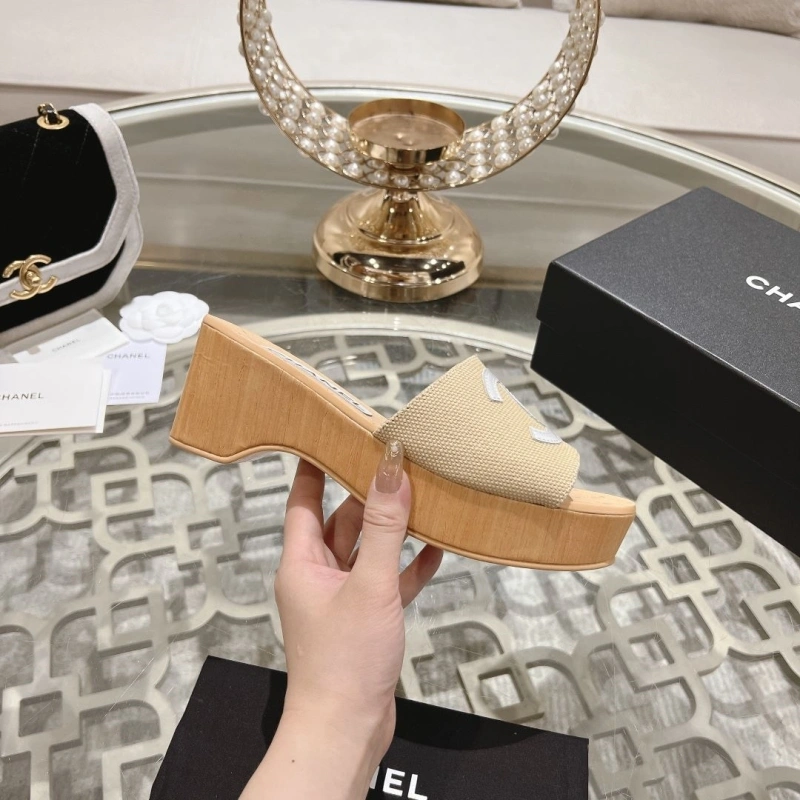 Durable Chxnxl Slippers 132278