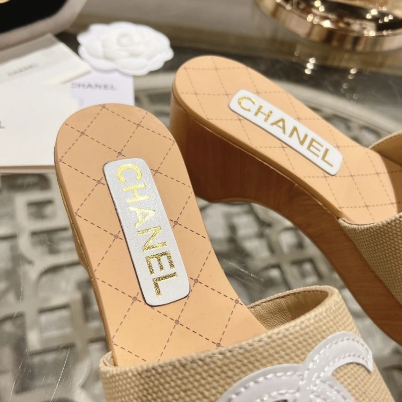 Durable Chxnxl Slippers 132278