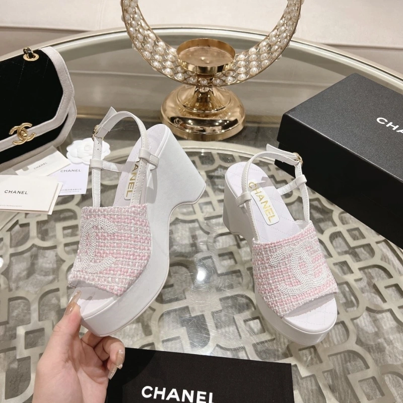 Versatile Chxnxl Sandals 130773