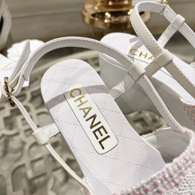 Versatile Chxnxl Sandals 130773