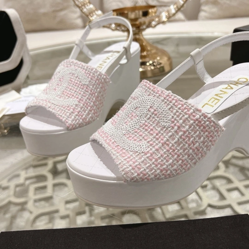 Versatile Chxnxl Sandals 130773