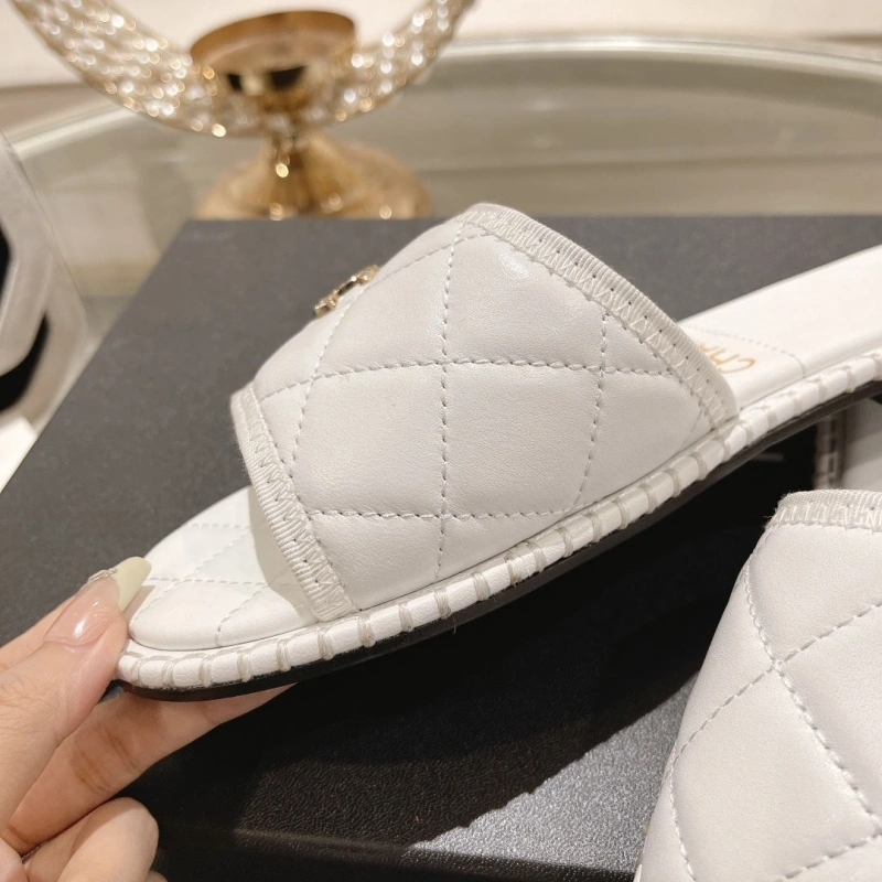 Chxnxl Slippers ModernLook 132272
