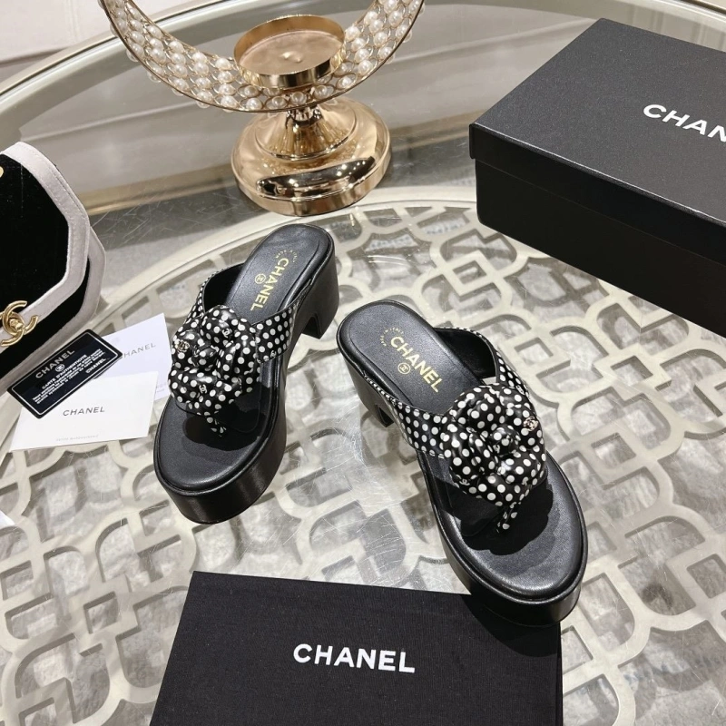Breathable Chxnxl Slippers 132258