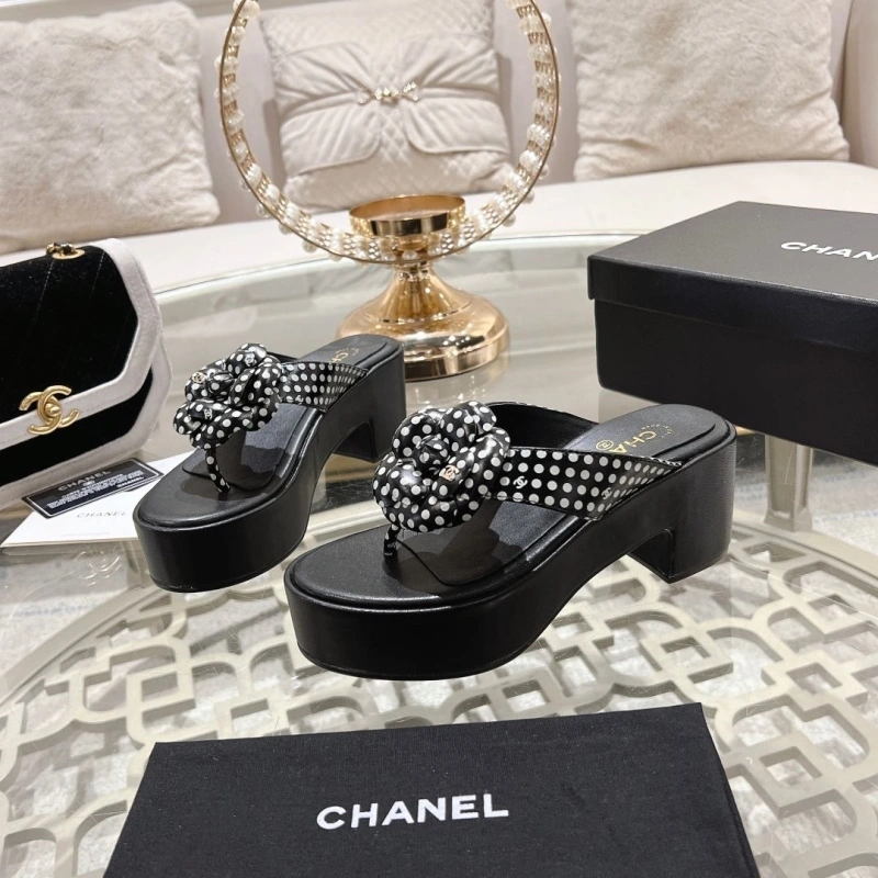 Breathable Chxnxl Slippers 132258