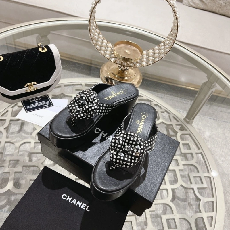 Breathable Chxnxl Slippers 132258