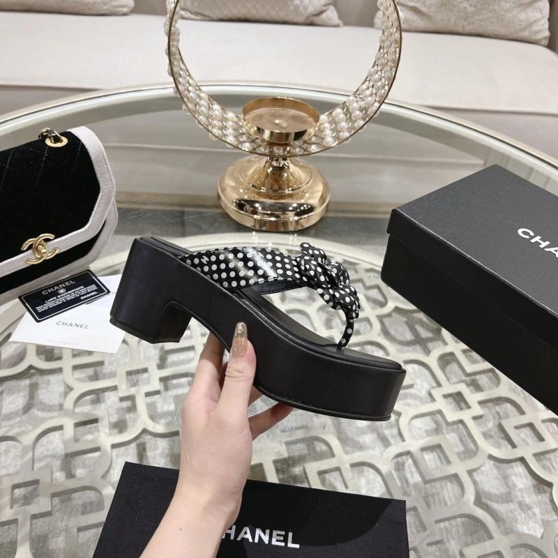 Breathable Chxnxl Slippers 132258