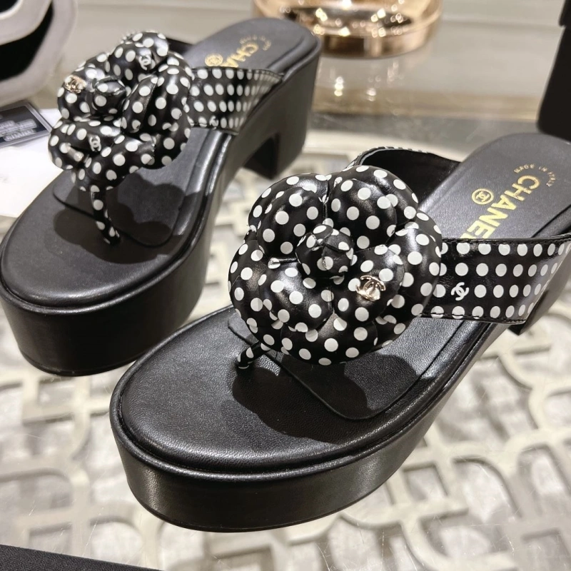 Breathable Chxnxl Slippers 132258