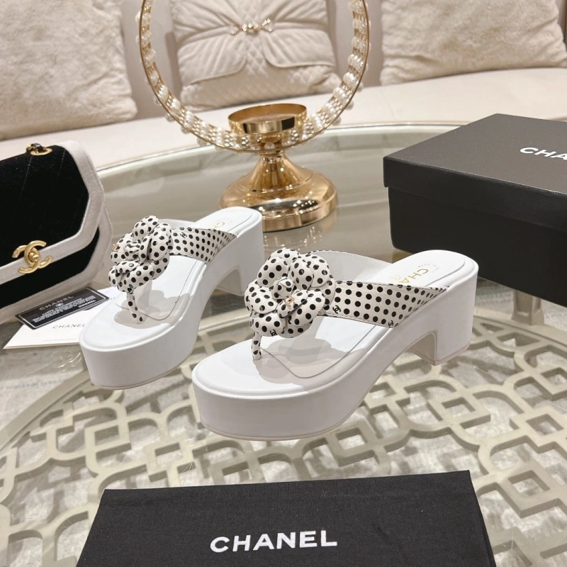 Durable Chxnxl Slippers 132256