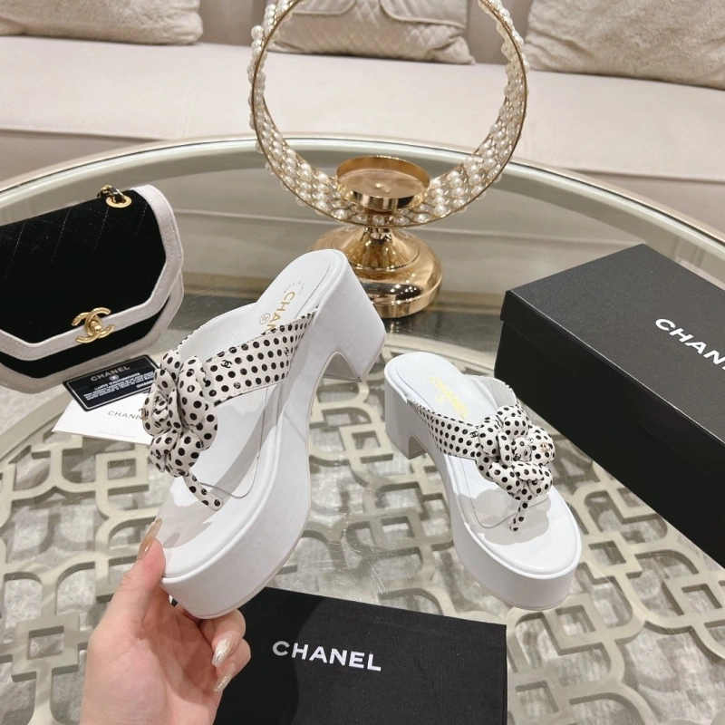 Durable Chxnxl Slippers 132256