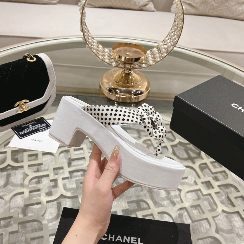 Durable Chxnxl Slippers 132256