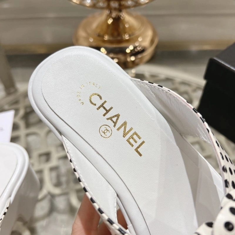 Durable Chxnxl Slippers 132256