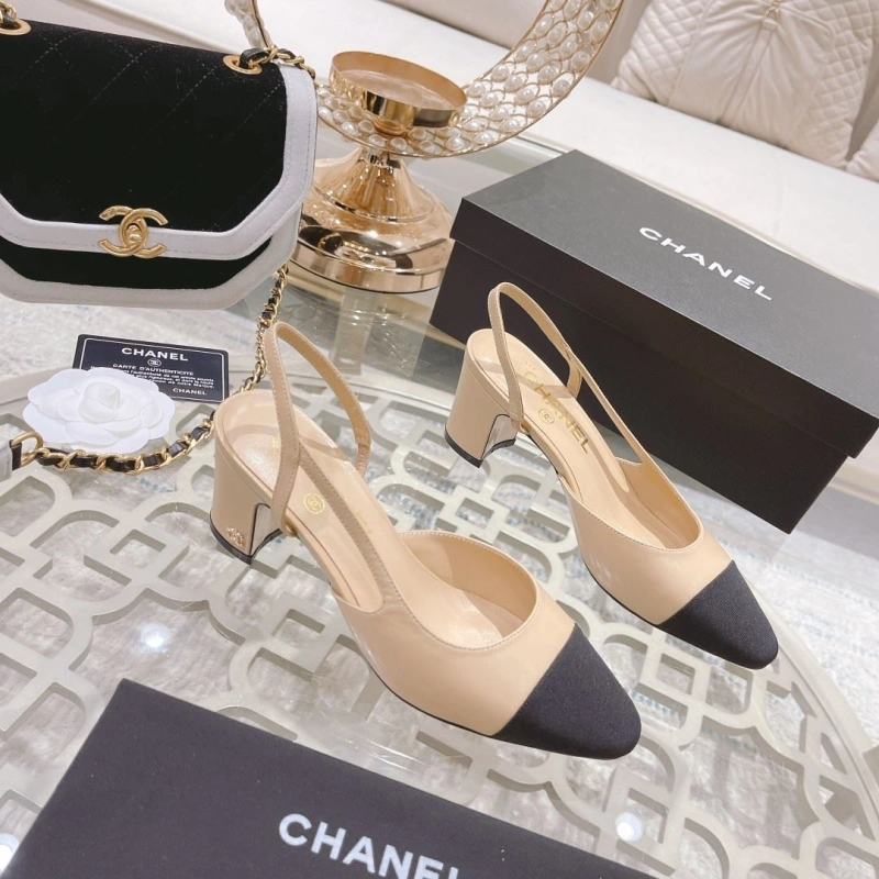Trendsetting Chxnxl Sandals 130762