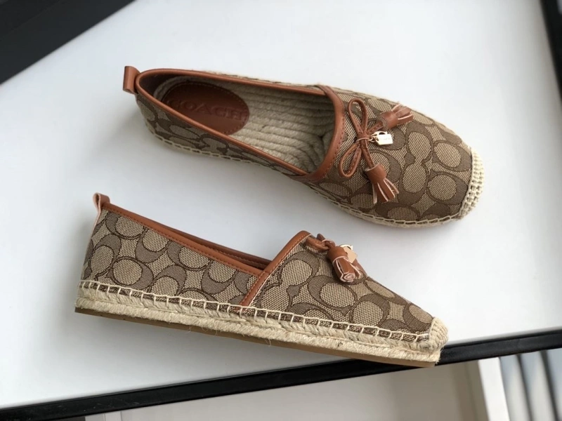 Vibrant Chxnxl Flat Shoes 131656
