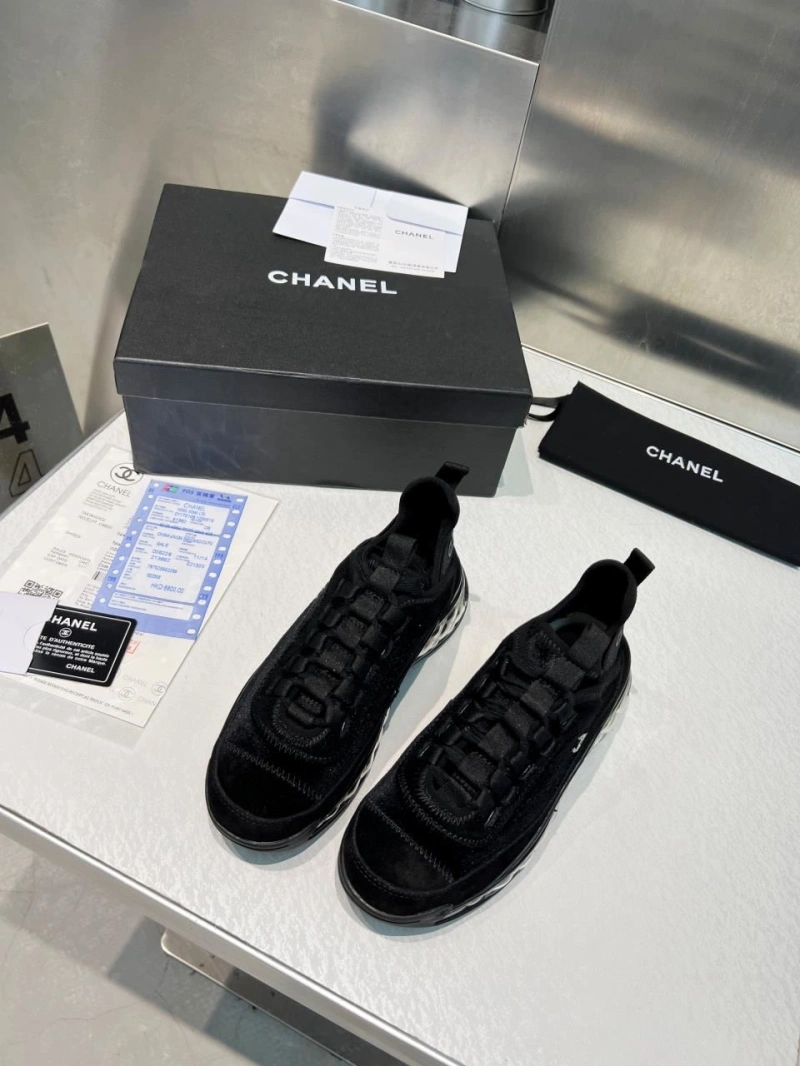 Trendsetting Chxnxl Sneakers 132016