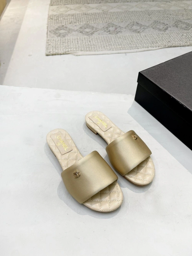 Efficient Chxnxl Slippers 132240