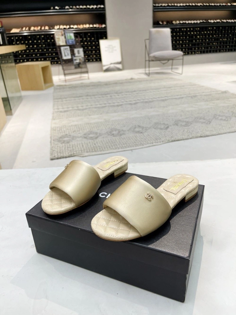 Efficient Chxnxl Slippers 132240