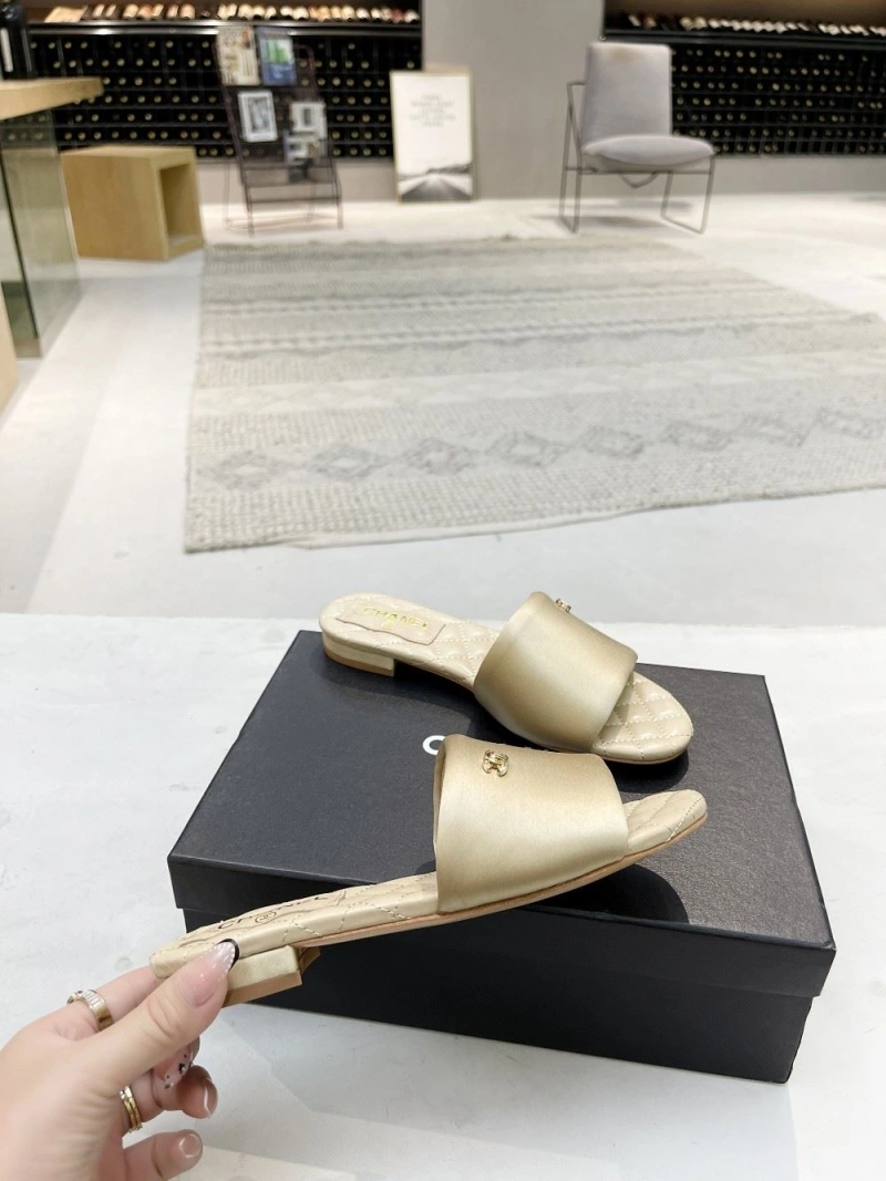 Efficient Chxnxl Slippers 132240