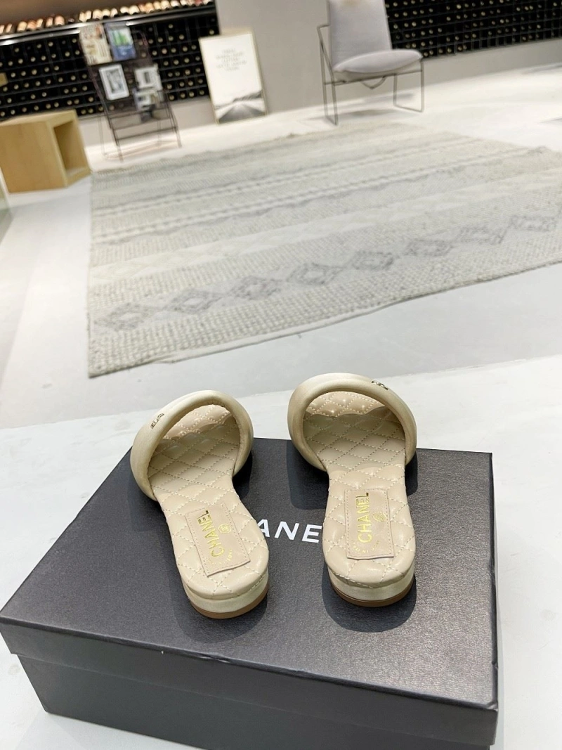 Efficient Chxnxl Slippers 132240