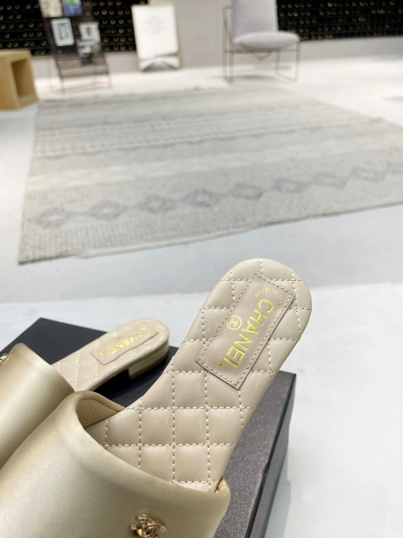 Efficient Chxnxl Slippers 132240