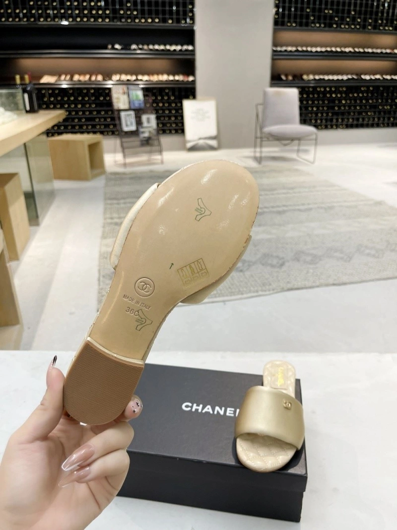 Efficient Chxnxl Slippers 132240