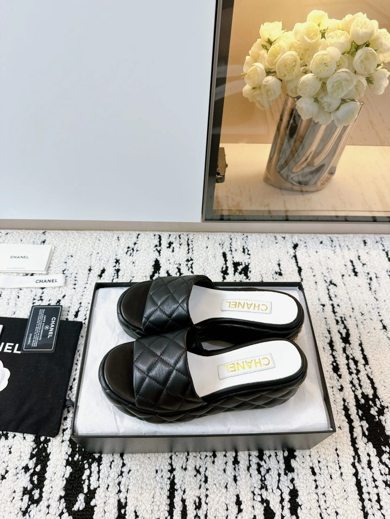Durable Chxnxl Slippers 132228