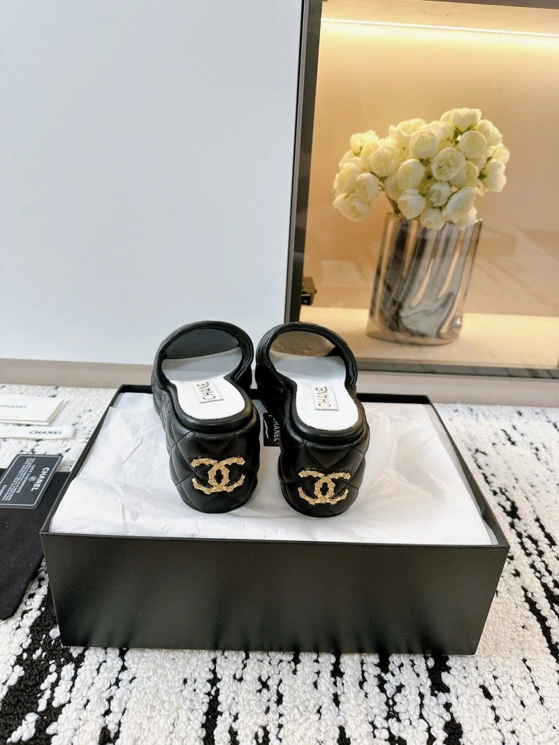 Durable Chxnxl Slippers 132228
