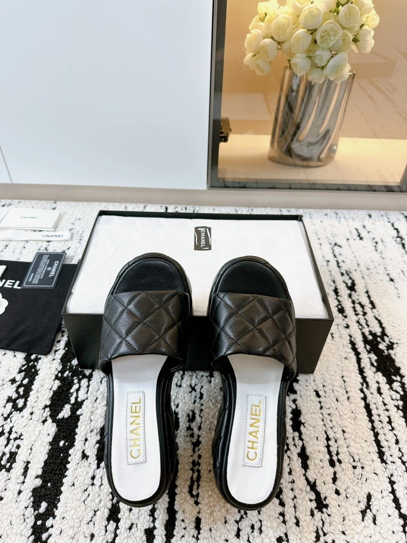 Durable Chxnxl Slippers 132228