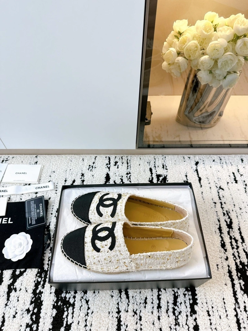 Compact Chxnxl Flat Shoes 131655