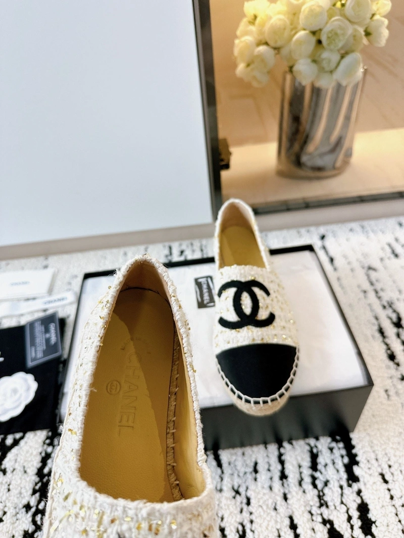 Compact Chxnxl Flat Shoes 131655