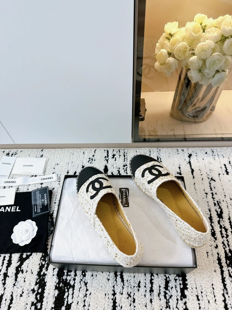 Compact Chxnxl Flat Shoes 131655