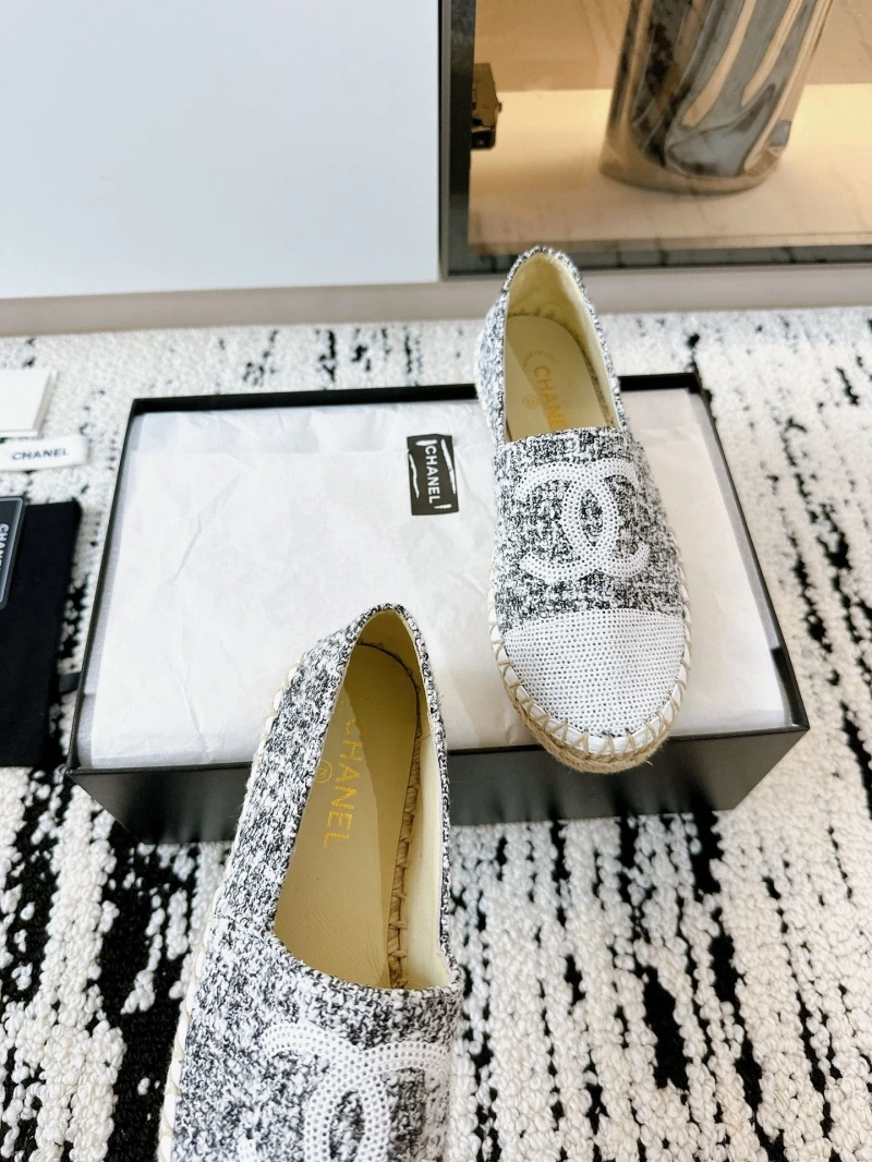 Refined Chxnxl Flat Shoes 131664