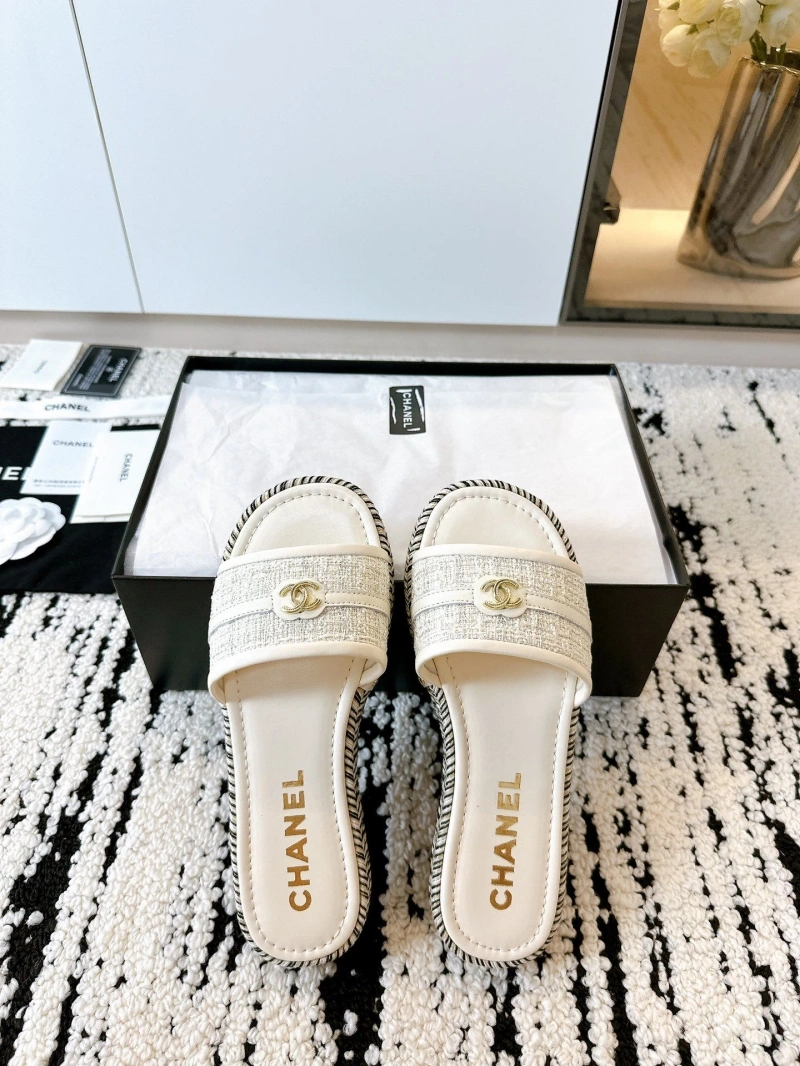 Efficient Chxnxl Slippers 132225