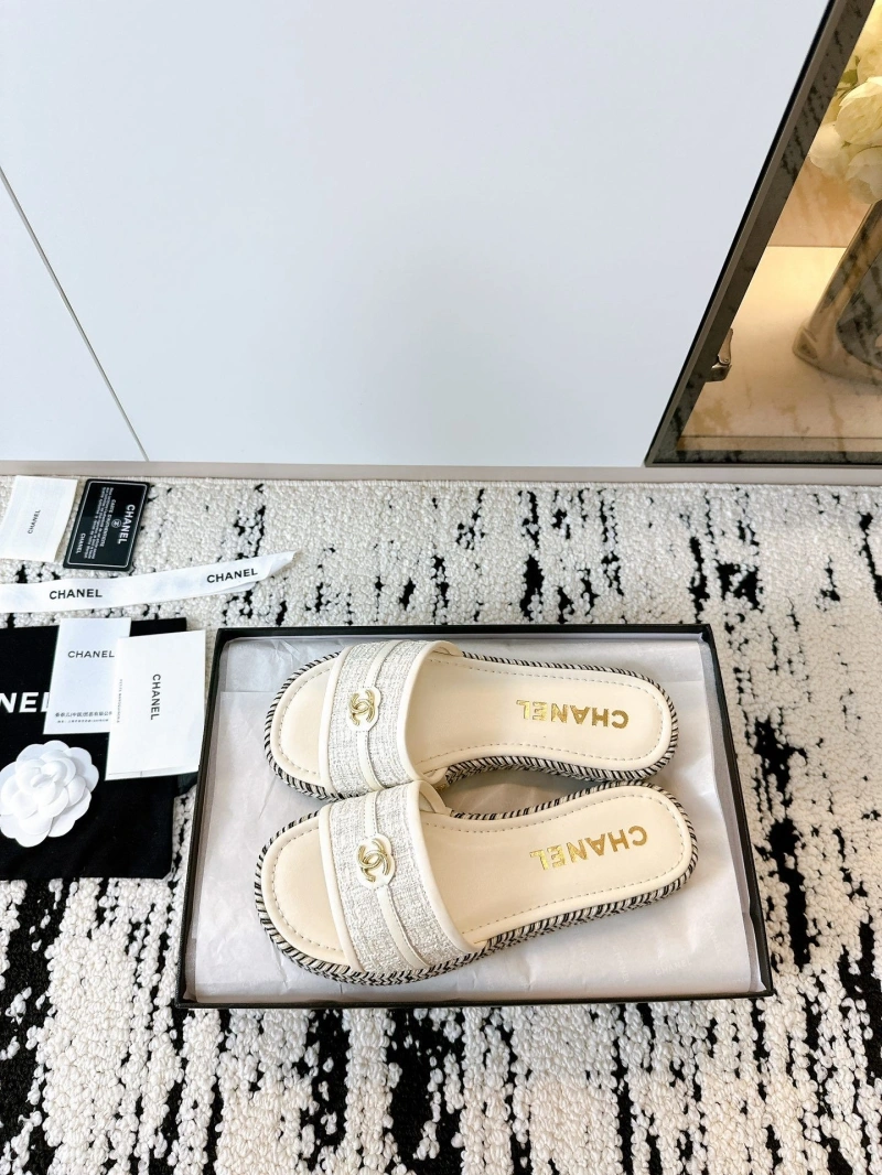 Efficient Chxnxl Slippers 132225