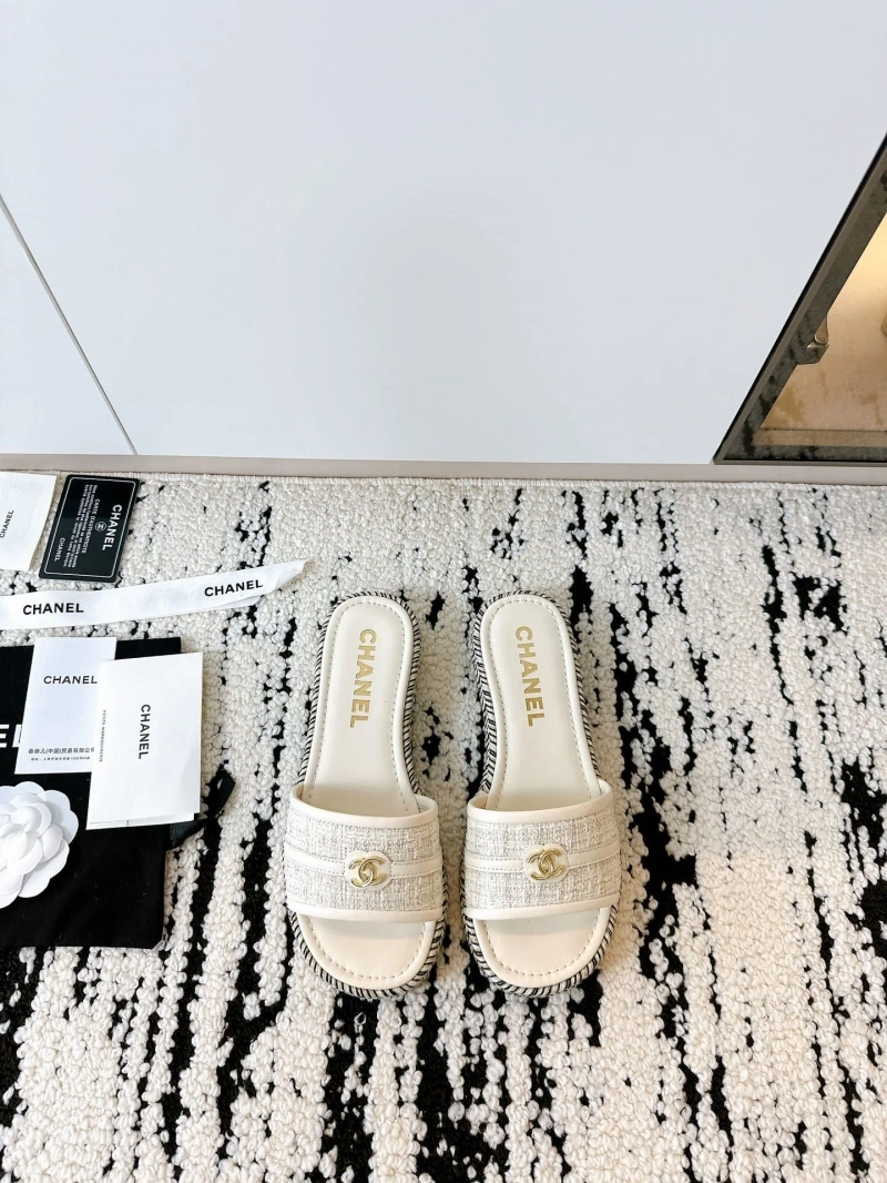 Efficient Chxnxl Slippers 132225