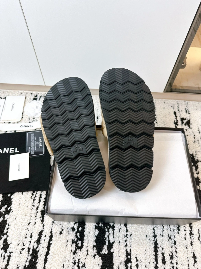 SportInspired Chxnxl Slippers 132211