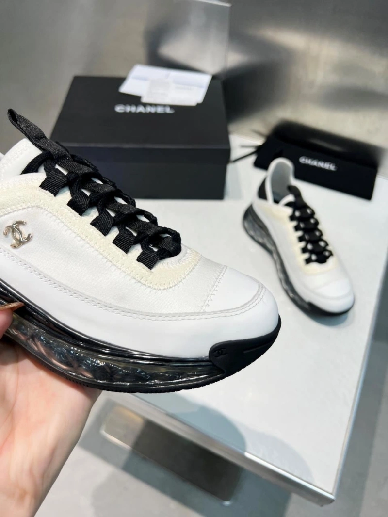 Elegant Chxnxl Sneakers 132010