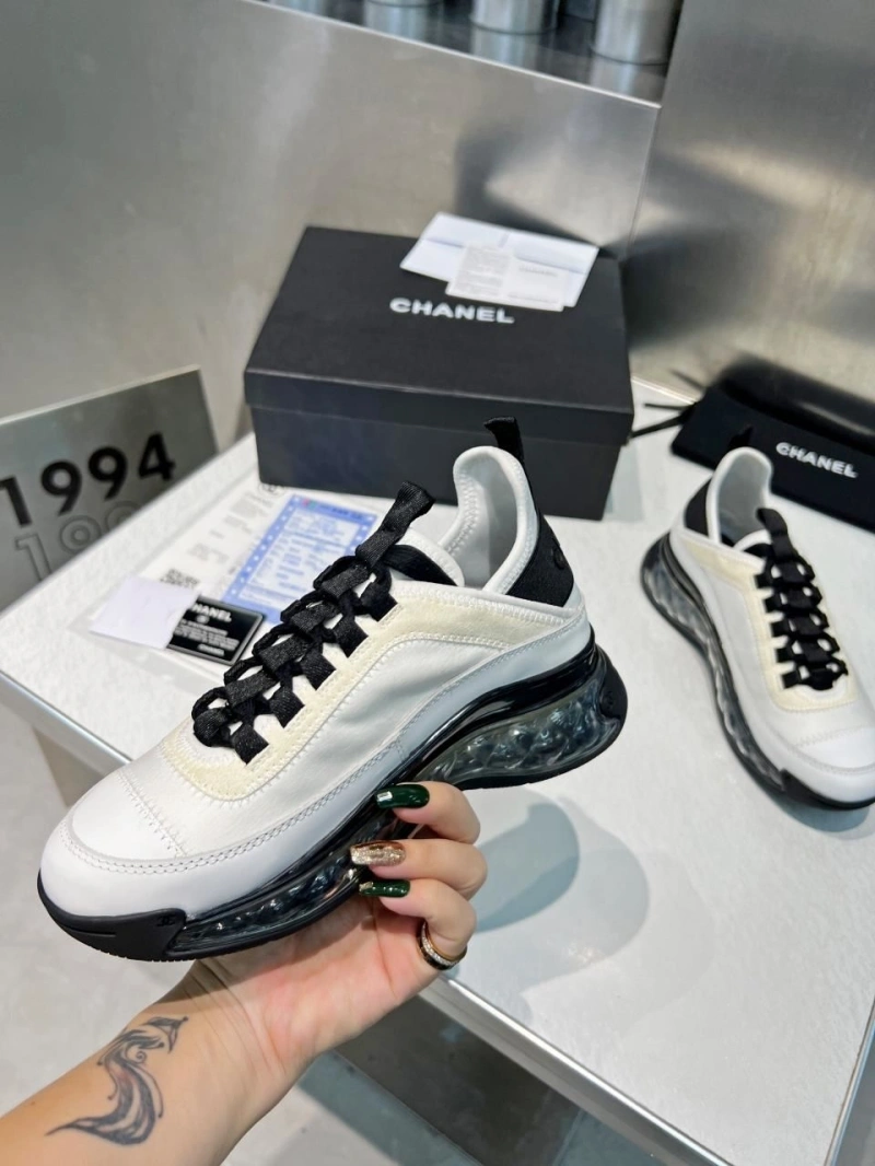 Elegant Chxnxl Sneakers 132010