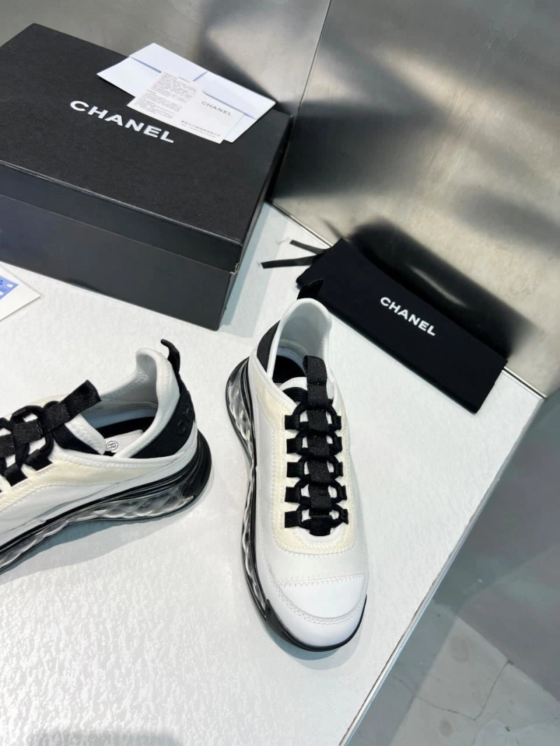 Elegant Chxnxl Sneakers 132010