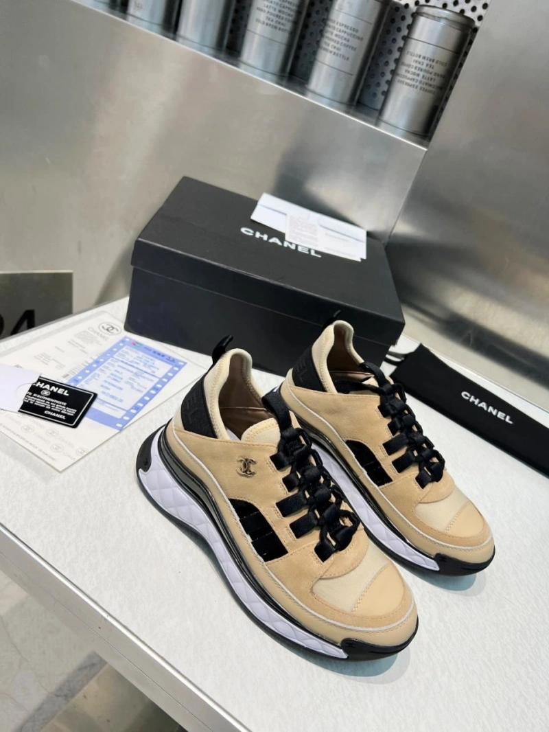 Bright Chxnxl Sneakers 131984