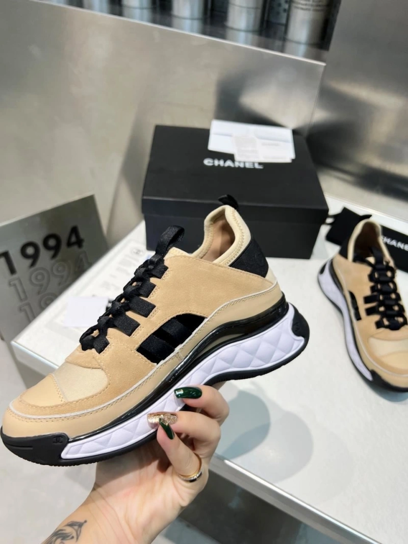 Bright Chxnxl Sneakers 131984