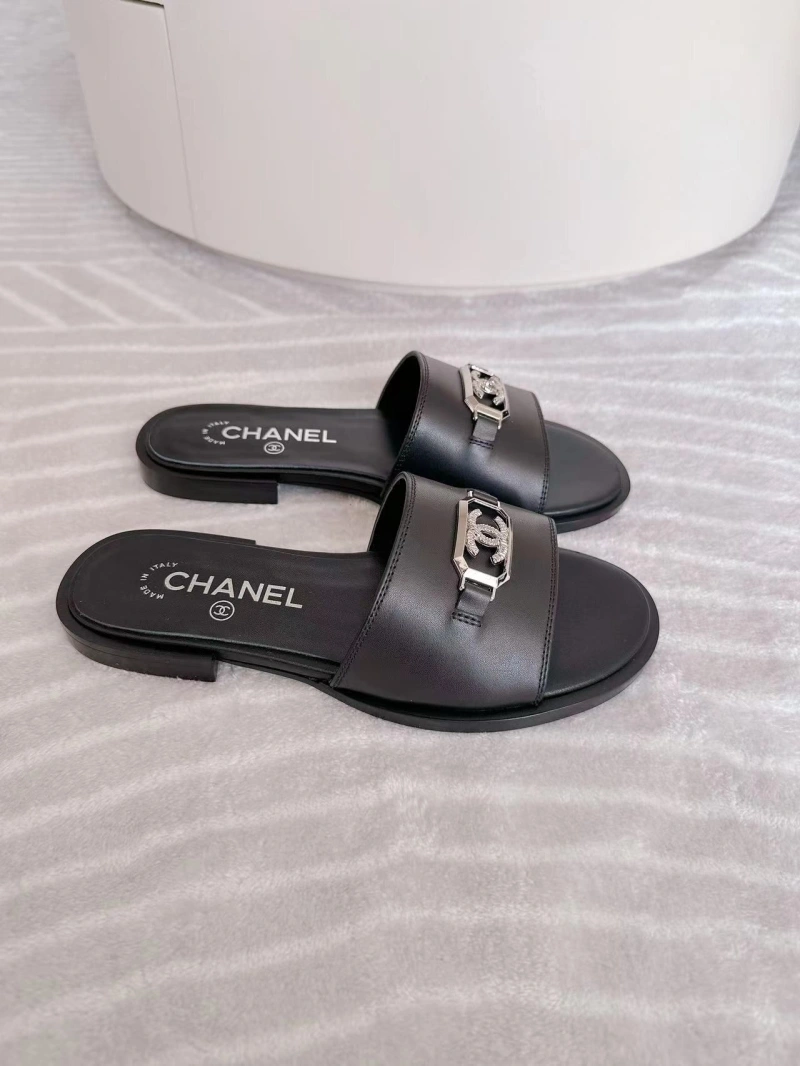 Elegant Chxnxl Slippers 132202